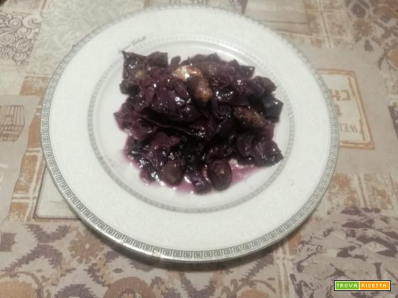Salsiccia con cavolo verza viola