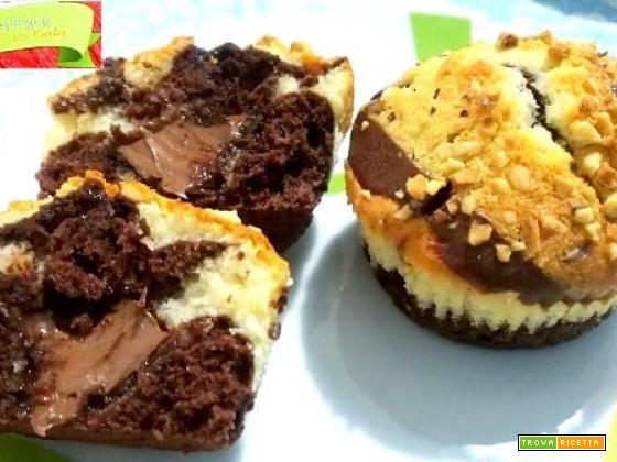 Muffin bicolore allo yogurt, con ripieno di nutella: con e senza Bimby