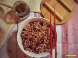 Osekihan con gomashio alla spirulina (Giappone)