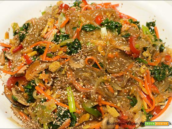 Japchae coreano vegano senza glutine