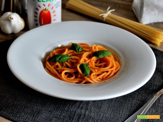 Spaghetti Miseria e Nobiltà: il piatto della famosa scena di Totò