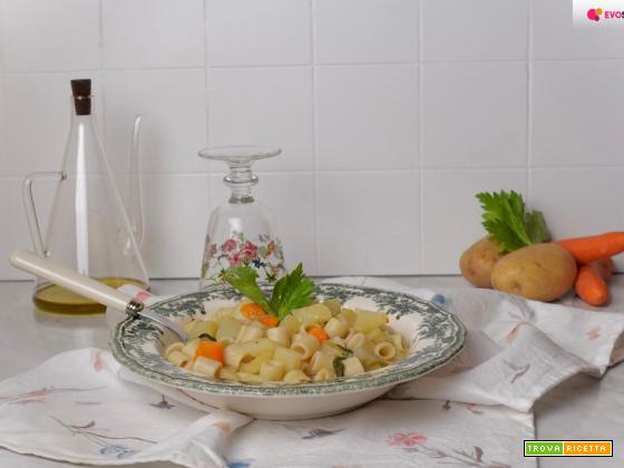 Pasta e patate brodosa: ricetta facile e gustosa