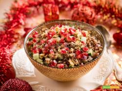 Insalata di quinoa natalizia, un’idea esotica per il contorno
