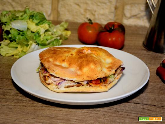 Doner Kebab ricetta: panino o piadina con verdure e salse