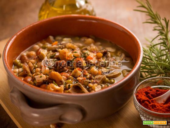 Zuppa di legumi con funghi e castagne, una ricetta deliziosa