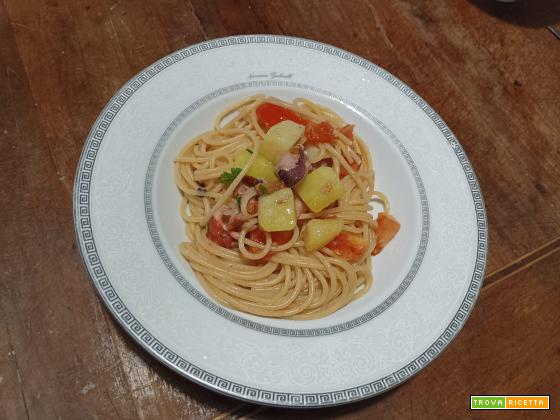 Spaghetti polpo, patate e pomodorini
