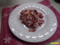 Tagliatelle rosa con pancetta