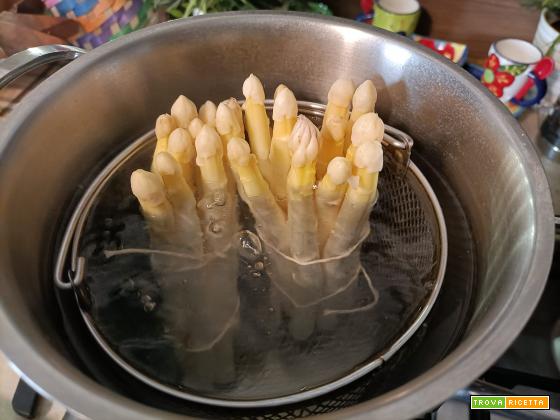 Cottura asparagi lessi: consistenza e gusto. Consigli