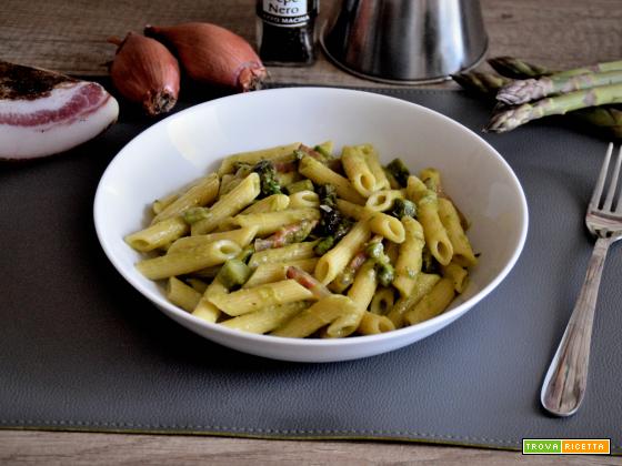 Pasta con asparagi e guanciale fatta in casa: ricetta primaverile saporita e a basso costo