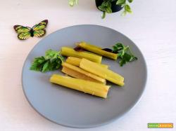Sedano al forno con olive, semplice e saporito