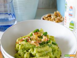 Pasta con crema di asparagi e noci e pancetta croccante