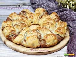Corona di sfoglia con feta e olive