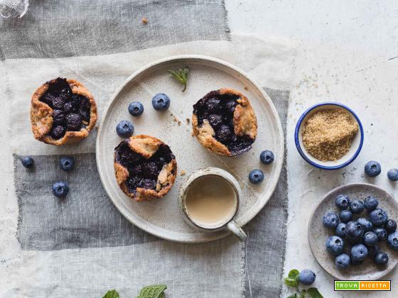 Tortini ai mirtilli, con brisée alle nocciole {senza burro e uova}