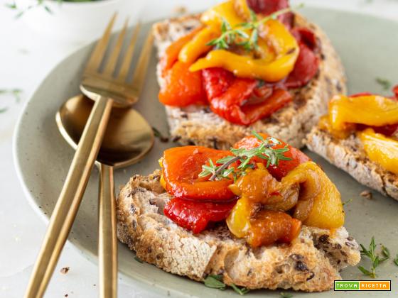 BRUSCHETTE CON PEPERONI IN AGRODOLCE