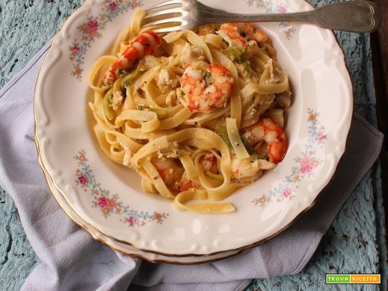 Tagliatelle con code di gambero e nocciolino