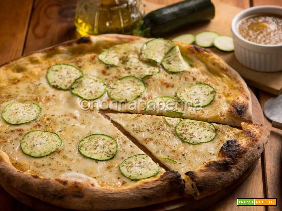 Pizza bianca con zucchine e pomodoro giallo, una vera bonta!