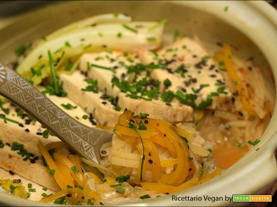 Donabe bollente con verdure invernali e wakame