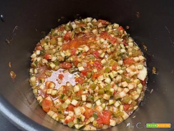 Dadolata di zucchine, peperone e cipollotti