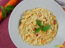 Pasta (spaghetti spezzati) con fagioli freschi