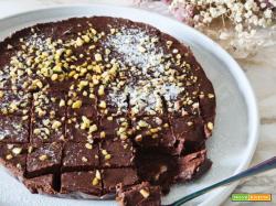 Torta o dolce al cioccolato con soli 2 ingredienti e senza cottura