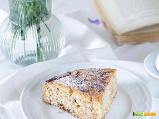 Torta semplice stracciatella senza burro e con scaglie di cioccolato