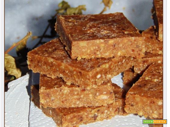 BISCOTTI SENZA COTTURA AI DATTERI E NOCI