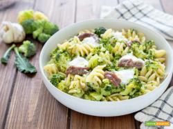 Pasta con broccoli stracciatella e alici