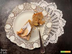 Torta semplice di mele e mandorle