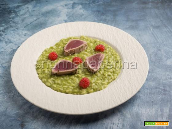 Risotto ai broccoli con tataki di tonno: un primo raffinato