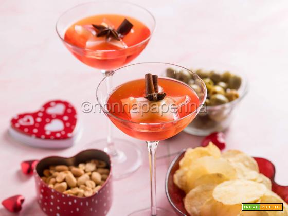 Il cocktail per San Valentino con ghiacci a forma di stella