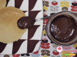 Crema carrube e nocciole vegana