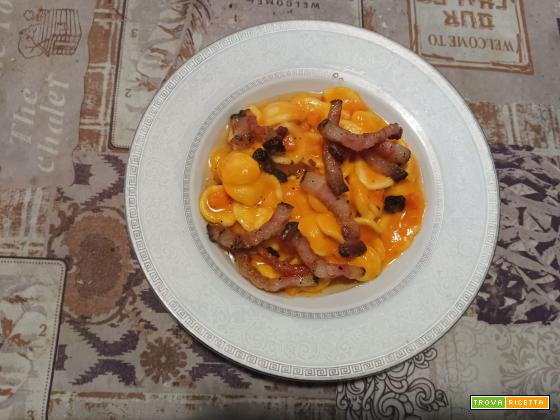 Orecchiette con crema di zucca e guanciale