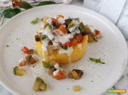Medaglioni di polenta con verdurine e fonduta al parmigiano