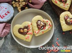 Cuori di frolla e crema di nocciole