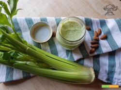 Pesto di sedano e mandorle