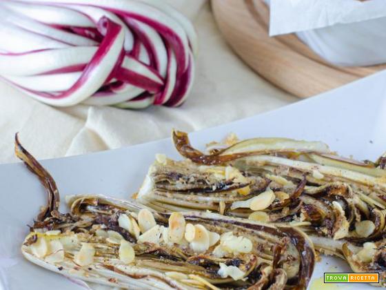 Radicchio rosso di Treviso al forno con mandorle