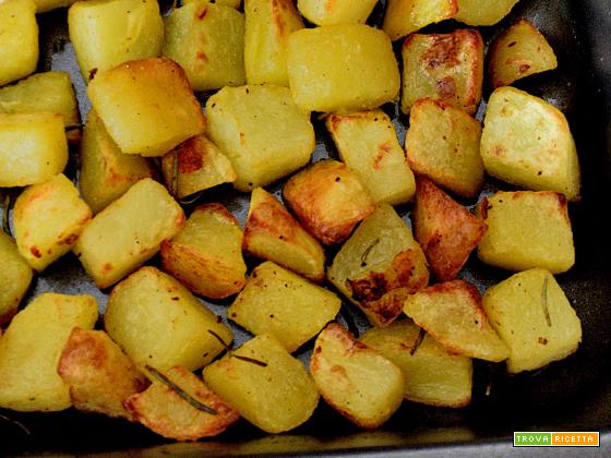 Patate al forno fatte in casa: ricetta