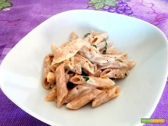 Pasta veloce con tonno e robiola