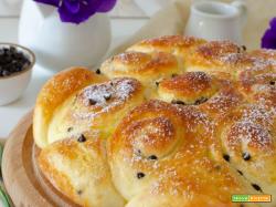 Rose di Brioche con Ricotta e Gocce di Cioccolato: Un Risveglio di Dolcezza per la Tua Settimana