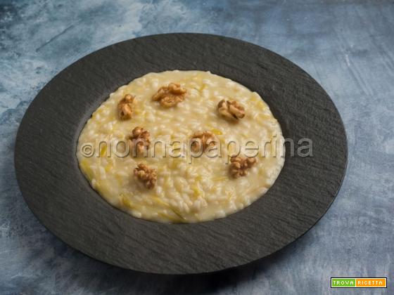 Risotto con porri e taleggio: un primo piatto montanaro