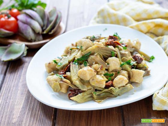 Gnocchi di ceci con carciofi e pomodori secchi