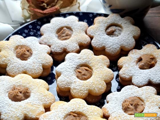 Biscotti Sable’ con crema al biscotto