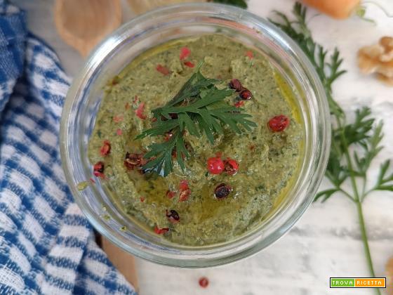 Pesto con ciuffi di carote