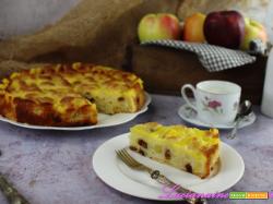 Torta di mele, uvetta e crema pasticcera