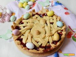 Crostata di marmellata con guscio croccante: a Pasqua fa sempre la sua bella figura