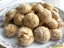 Amaretti pugliesi ricetta con il Bimby o Moinsieur Cuisine