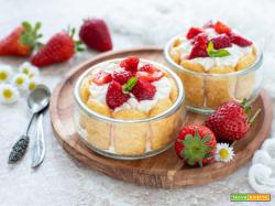 Coppette alle fragole e crema di ricotta