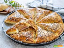 Spicchi di sfoglia con prosciutto e scamorza