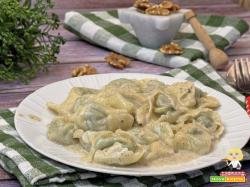 RAVIOLI CON SALSA DI NOCI