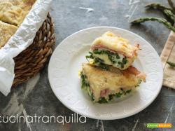 Torta salata senza farina con asparagi e prosciutto cotto